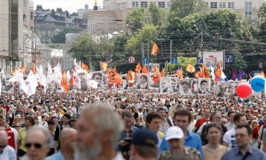 "Rusya Günü"nde muhalifler sokaklara döküldü
