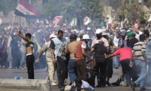 Mısır'da ordu, Mursi taraftarlarına müdahale etti