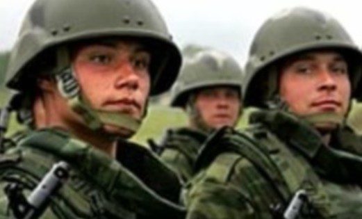 Rusya'da çoğunluk "Ordumuz güçlensin" diyor