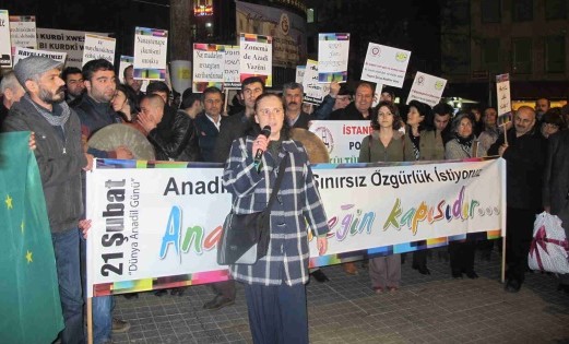 'Anadil yüreğin kapısıdır'