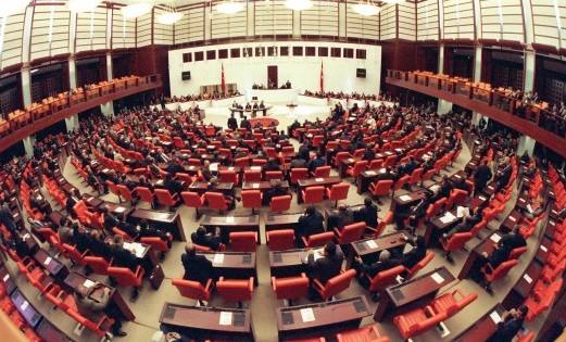 "Demokratikleşme Paketi" Meclis'te kabul edildi