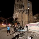 Gazze Bombardımanla Uyandı