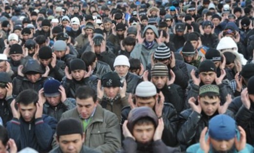 Moskova'da bayram kuralları: Camilere giriş kimlikle, merkezde kurban kesmek yasak 
