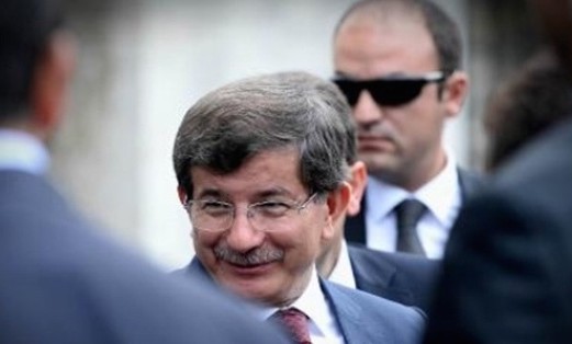 Davutoğlu Paris'e gidiyor