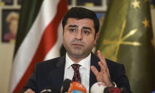 Demirtaş: “Grileştirmek istedikleri aslında renkli çiçek bahçesi”  