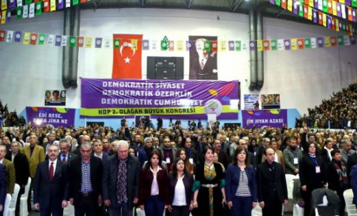 Sekiz HDP’li vekilin daha fezlekeleri Meclis’te Paylaş